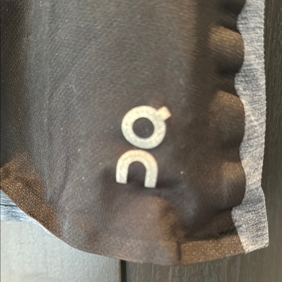 On Running Performance T, Black and Gray, L - Picture 4 of 5